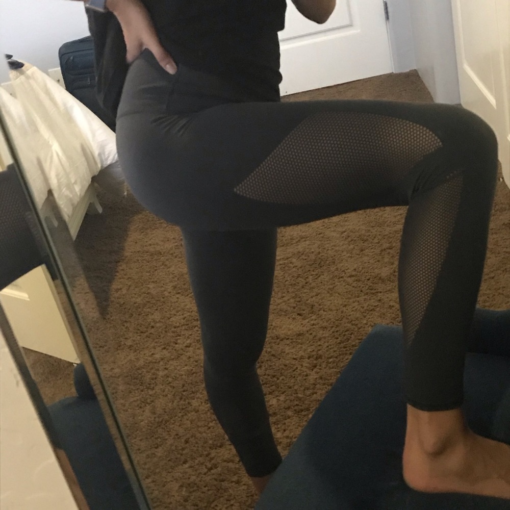 Lululemon Gray Mesh Panel Yoga Pants size M